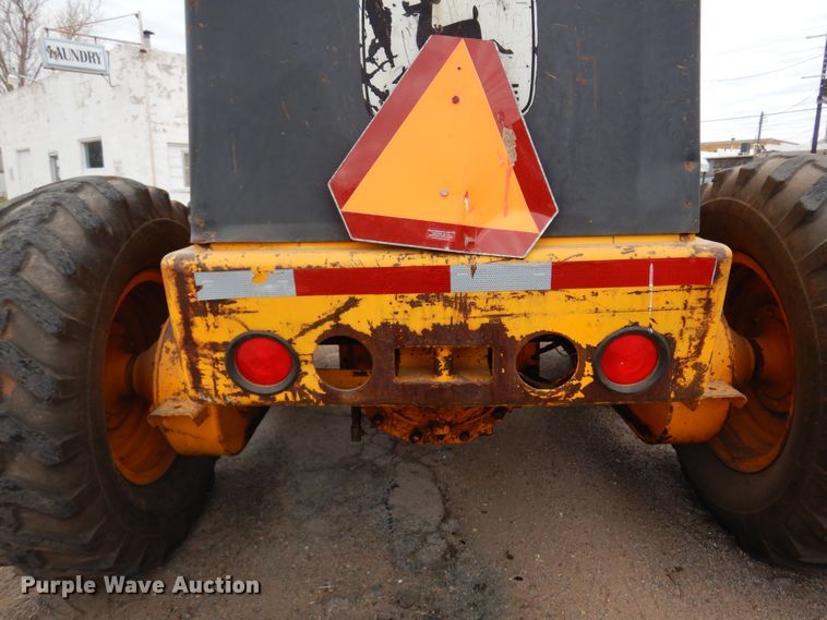 image for item DK4482 John Deere 570  motor grader