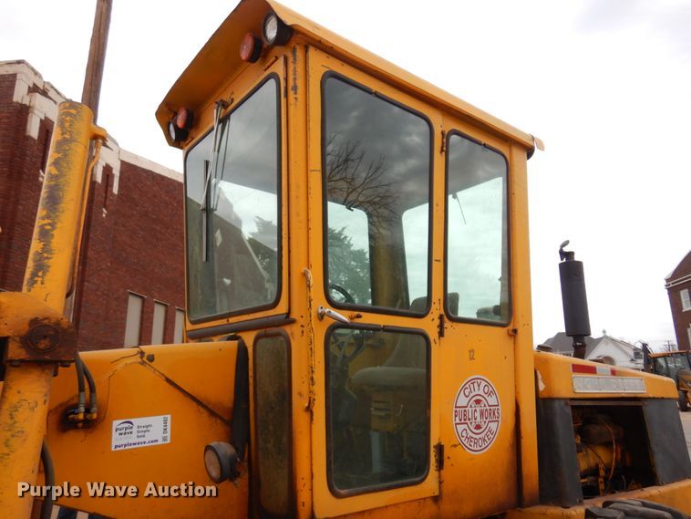 image for item DK4482 John Deere 570  motor grader