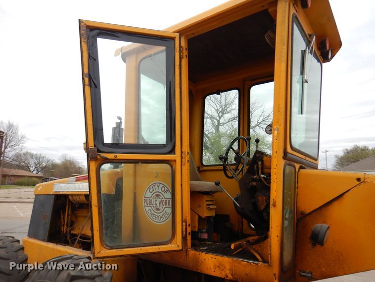 image for item DK4482 John Deere 570  motor grader