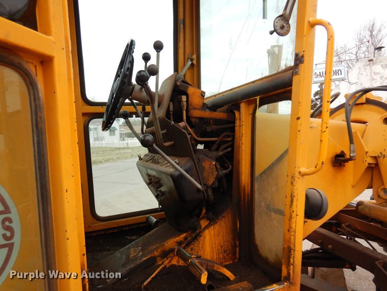 image for item DK4482 John Deere 570  motor grader