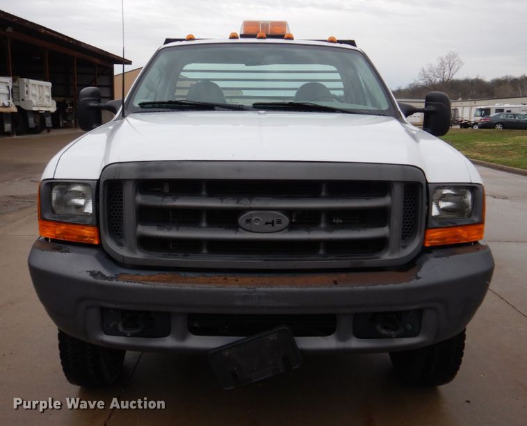 image for item DM7267 2000 Ford F550 Super Duty  flatbed truck