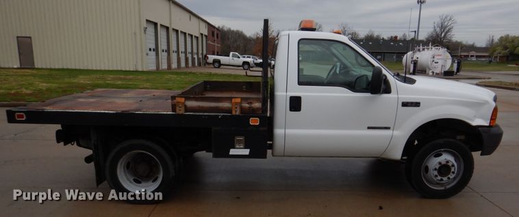 image for item DM7267 2000 Ford F550 Super Duty  flatbed truck