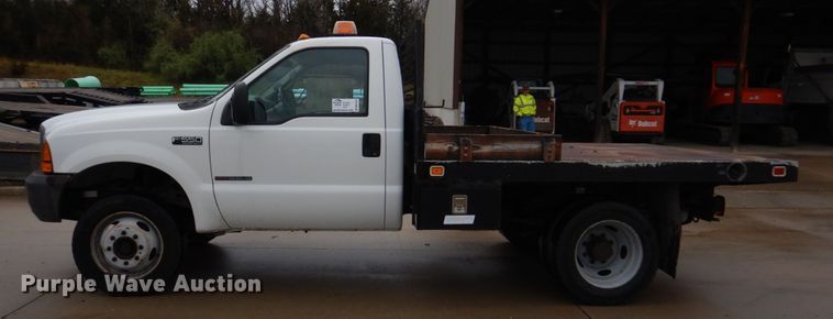 image for item DM7267 2000 Ford F550 Super Duty  flatbed truck