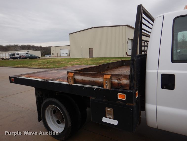 image for item DM7267 2000 Ford F550 Super Duty  flatbed truck