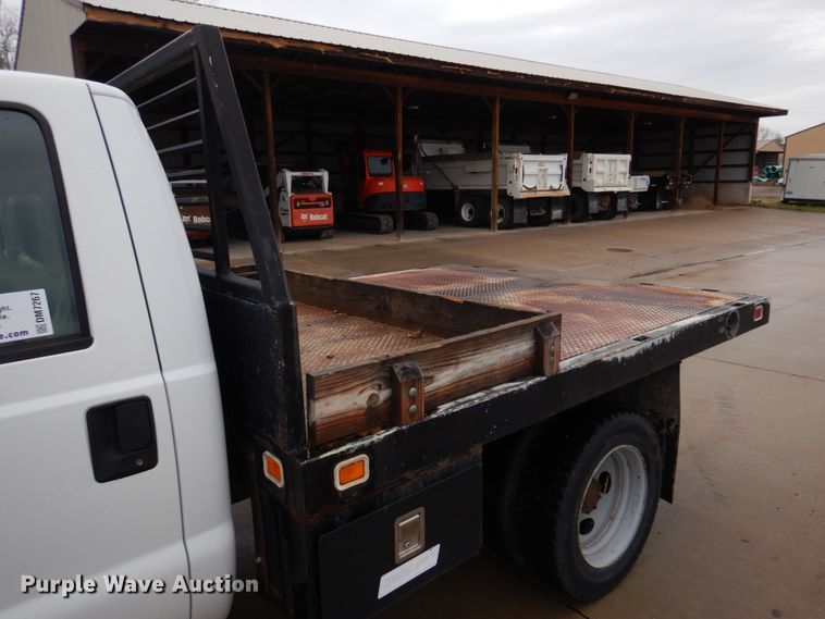 image for item DM7267 2000 Ford F550 Super Duty  flatbed truck