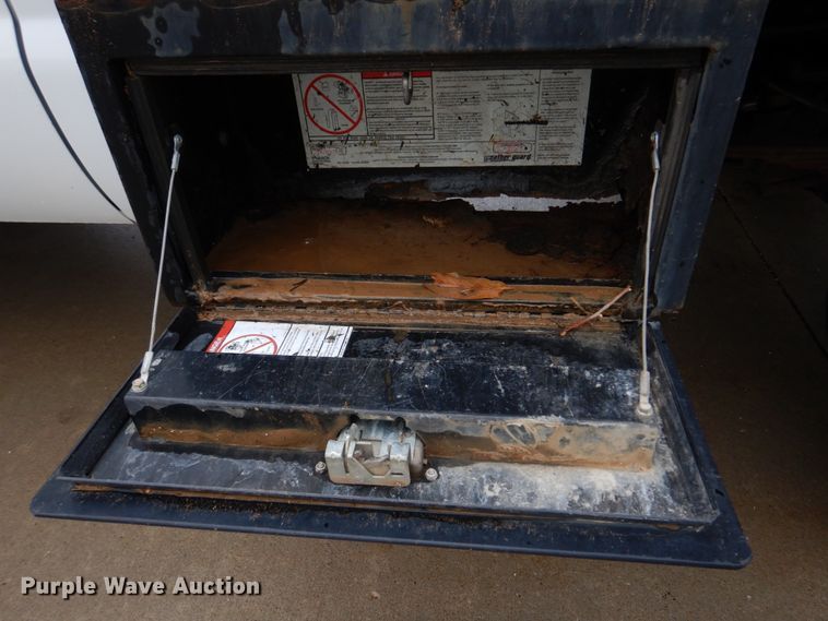 image for item DM7267 2000 Ford F550 Super Duty  flatbed truck