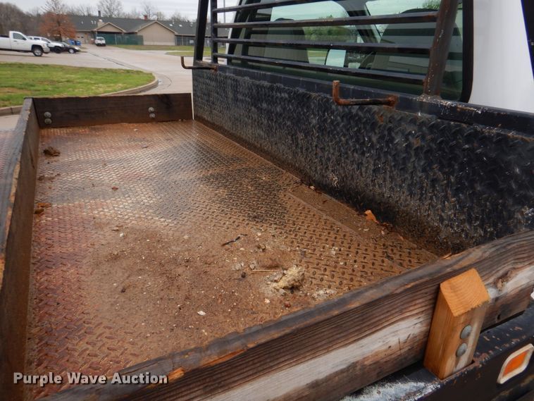 image for item DM7267 2000 Ford F550 Super Duty  flatbed truck