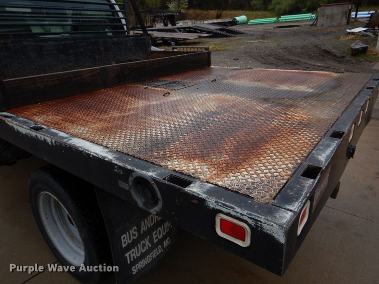 image for item DM7267 2000 Ford F550 Super Duty  flatbed truck