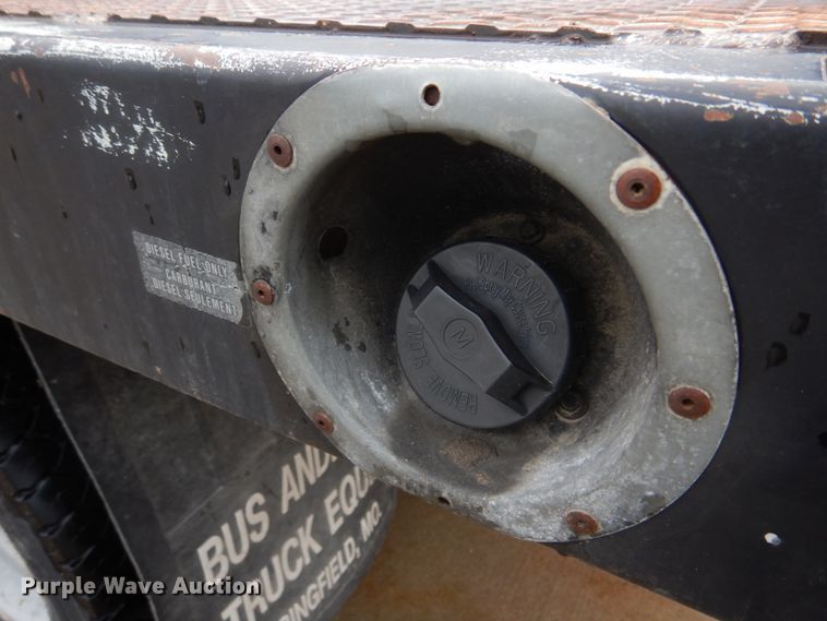 image for item DM7267 2000 Ford F550 Super Duty  flatbed truck