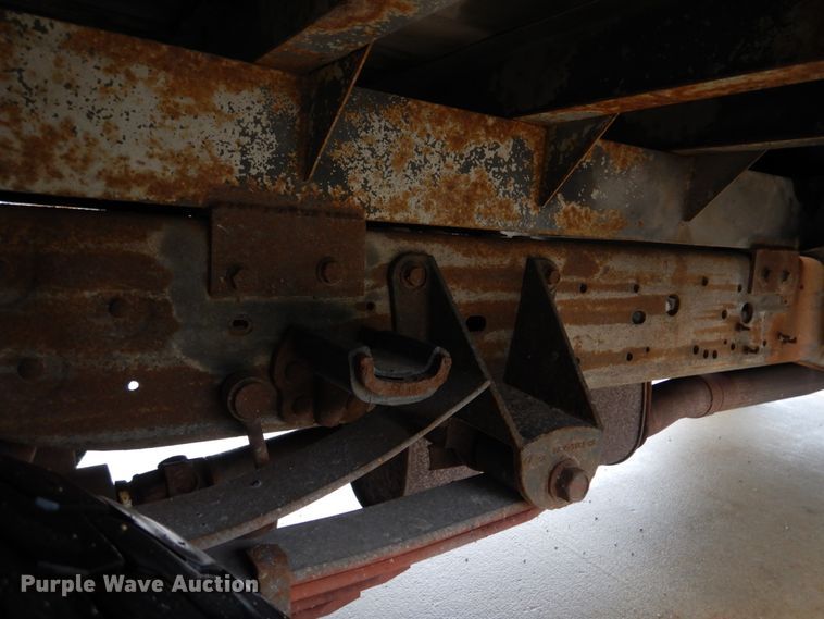 image for item DM7267 2000 Ford F550 Super Duty  flatbed truck