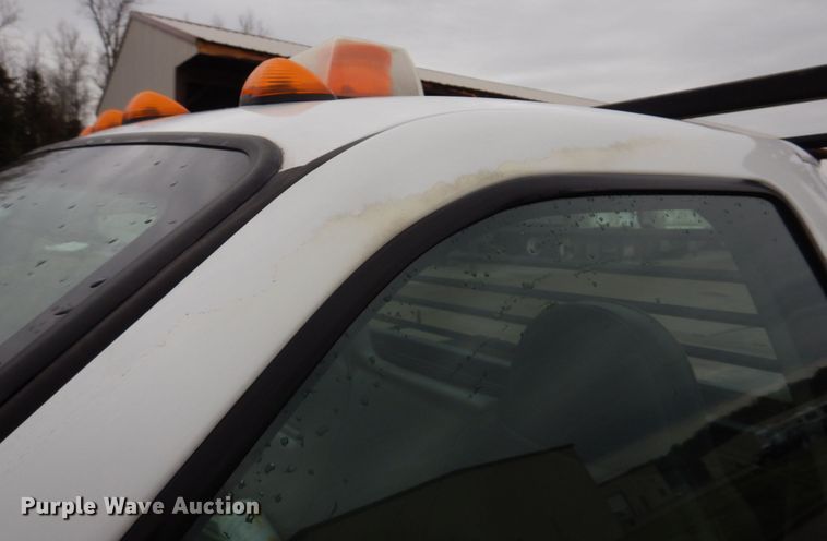 image for item DM7267 2000 Ford F550 Super Duty  flatbed truck