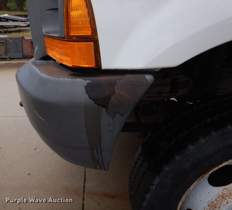 image for item DM7267 2000 Ford F550 Super Duty  flatbed truck