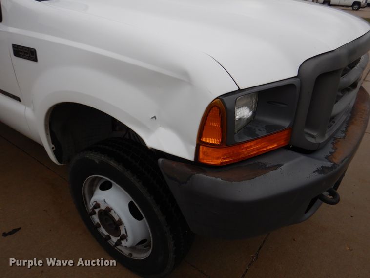 image for item DM7267 2000 Ford F550 Super Duty  flatbed truck