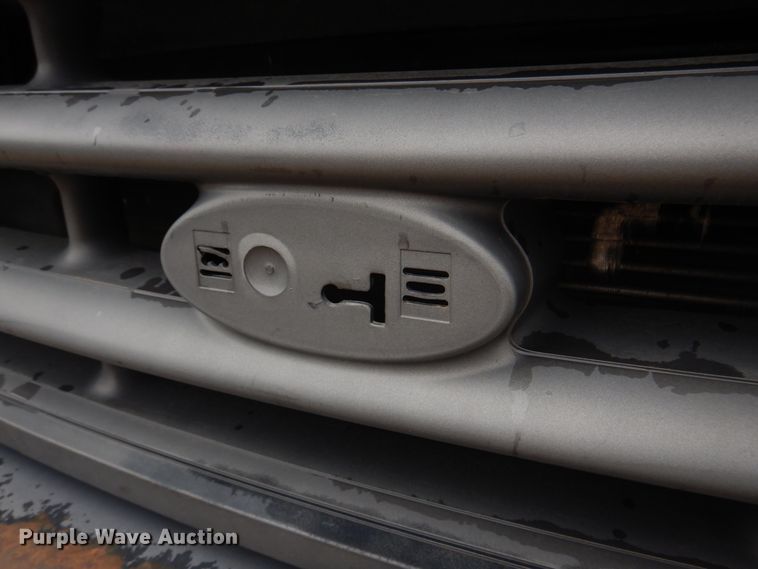 image for item DM7267 2000 Ford F550 Super Duty  flatbed truck