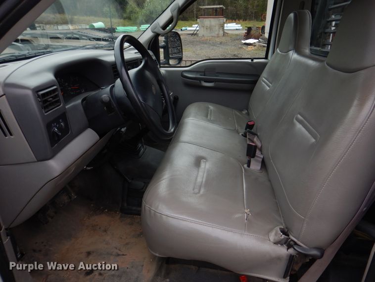 image for item DM7267 2000 Ford F550 Super Duty  flatbed truck