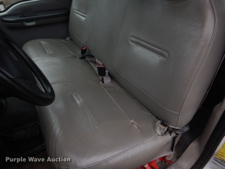 image for item DM7267 2000 Ford F550 Super Duty  flatbed truck