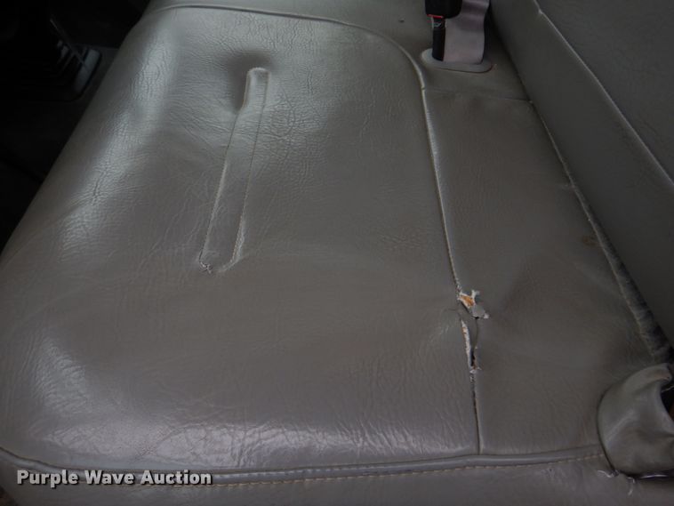 image for item DM7267 2000 Ford F550 Super Duty  flatbed truck