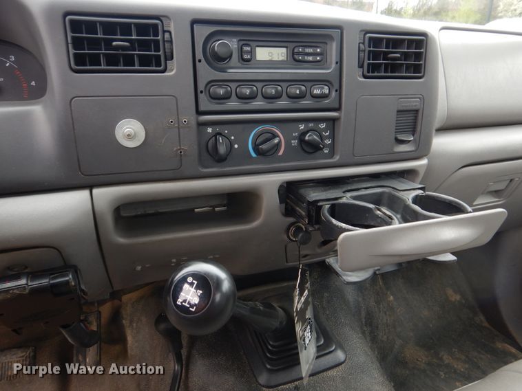 image for item DM7267 2000 Ford F550 Super Duty  flatbed truck