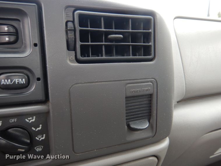 image for item DM7267 2000 Ford F550 Super Duty  flatbed truck