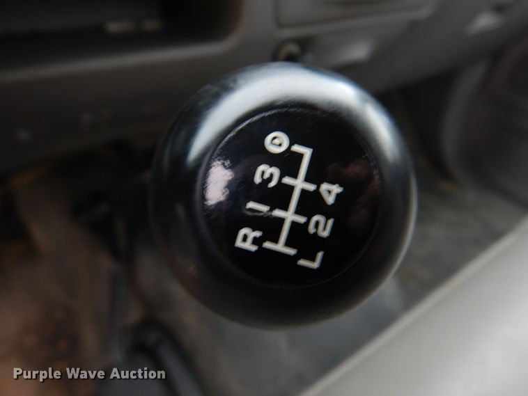 image for item DM7267 2000 Ford F550 Super Duty  flatbed truck