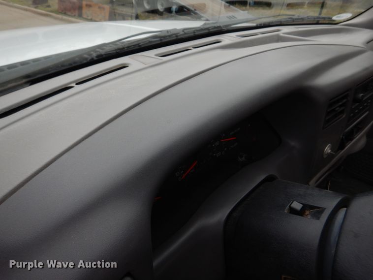 image for item DM7267 2000 Ford F550 Super Duty  flatbed truck