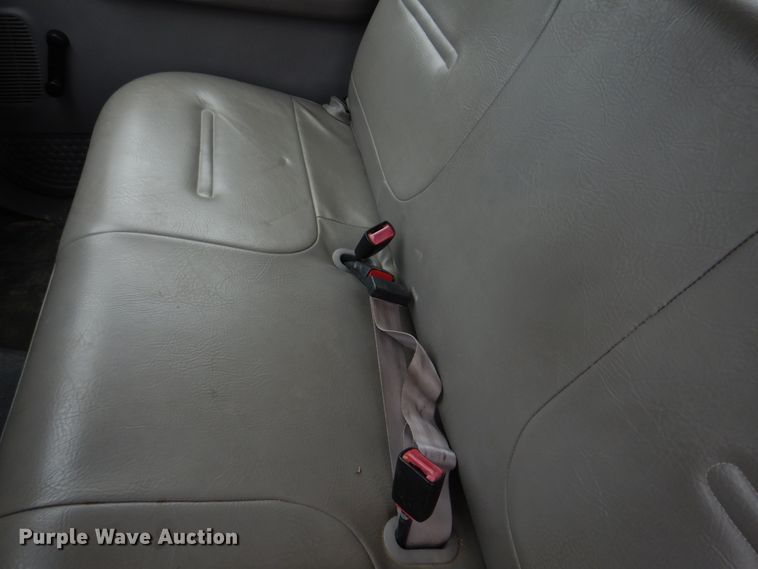 image for item DM7267 2000 Ford F550 Super Duty  flatbed truck