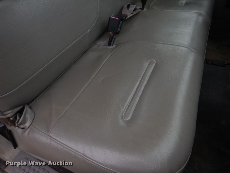 image for item DM7267 2000 Ford F550 Super Duty  flatbed truck