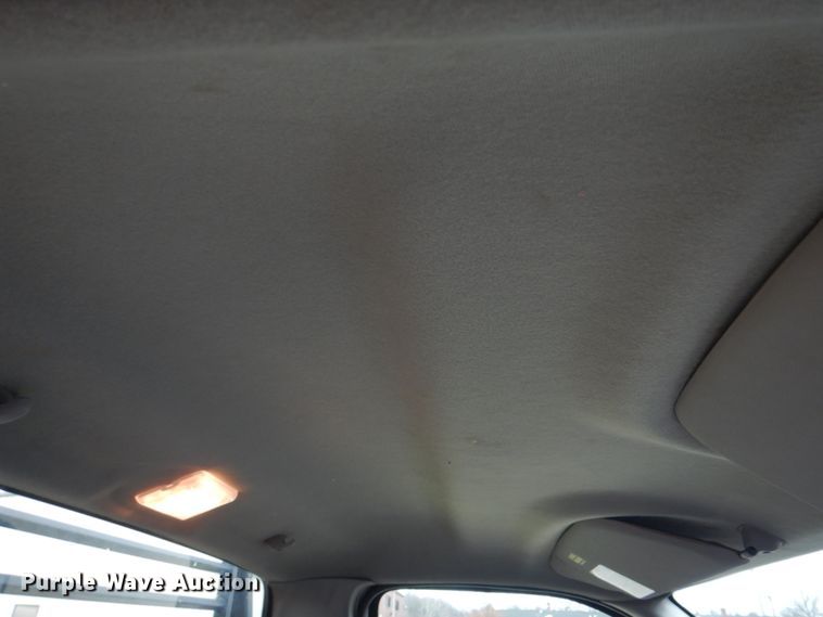 image for item DM7267 2000 Ford F550 Super Duty  flatbed truck