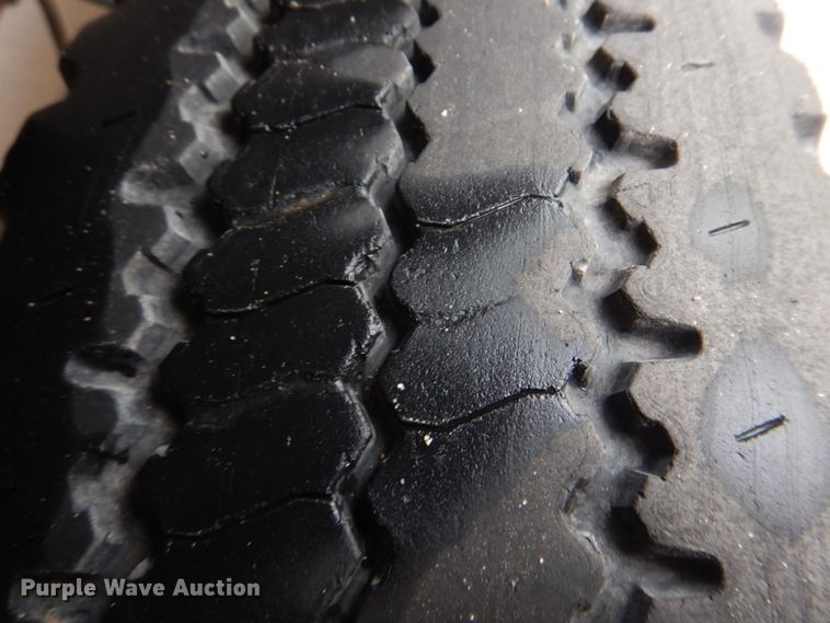 image for item DM7267 2000 Ford F550 Super Duty  flatbed truck