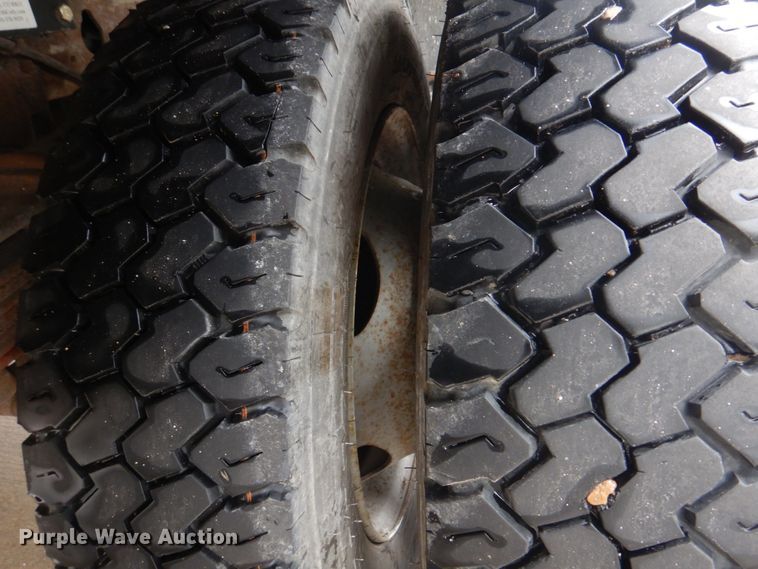 image for item DM7267 2000 Ford F550 Super Duty  flatbed truck