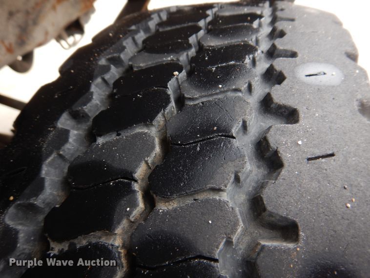 image for item DM7267 2000 Ford F550 Super Duty  flatbed truck