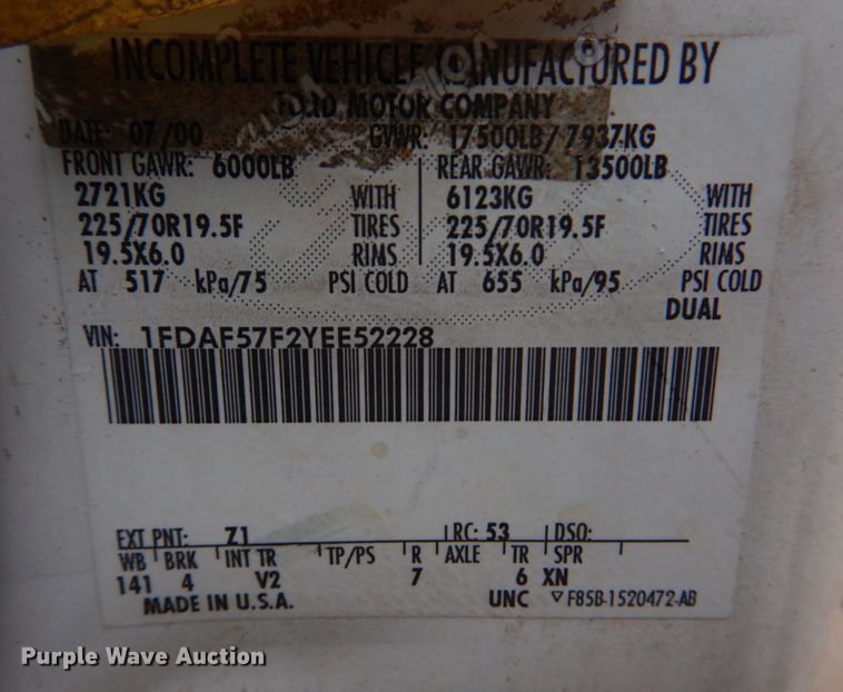 image for item DM7267 2000 Ford F550 Super Duty  flatbed truck