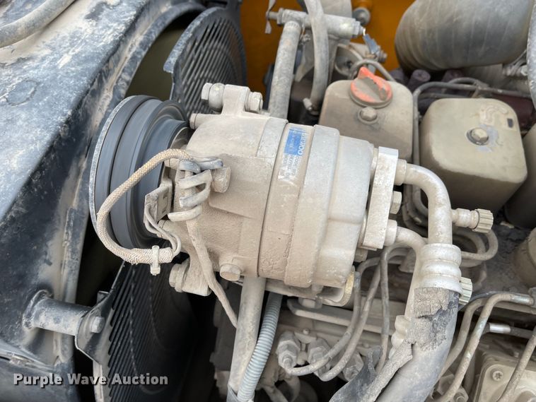 image for item FV9467 1998 Hyundai Robex 210LC-3  excavator