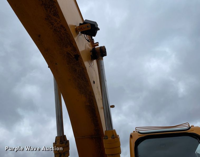 image for item FV9467 1998 Hyundai Robex 210LC-3  excavator