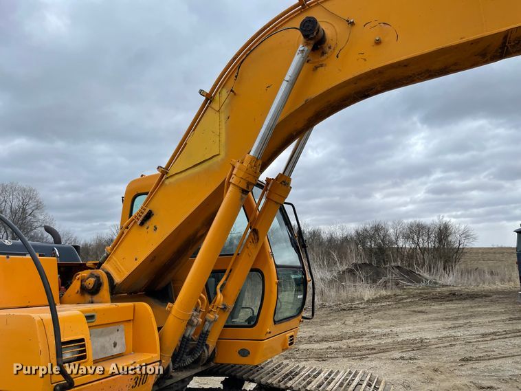 image for item FV9467 1998 Hyundai Robex 210LC-3  excavator