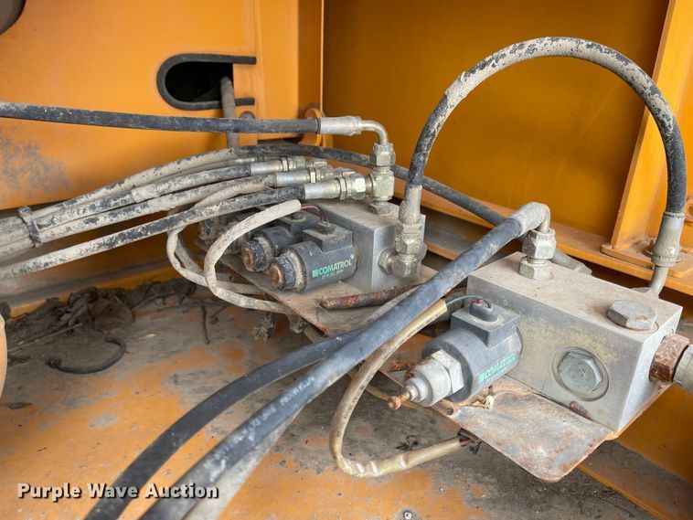 image for item FV9467 1998 Hyundai Robex 210LC-3  excavator