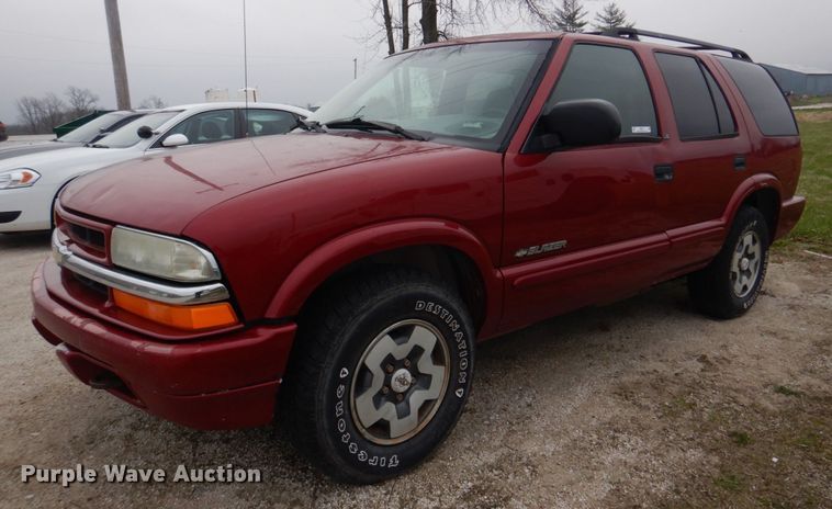 image for item IM9711 2002 Chevrolet Blazer LS  SUV