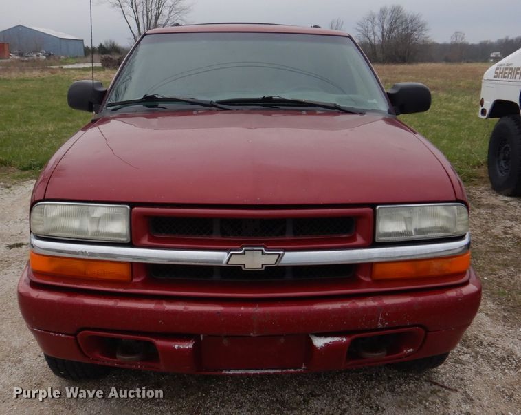 image for item IM9711 2002 Chevrolet Blazer LS  SUV