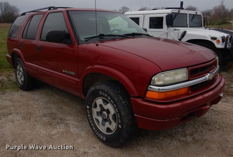 image for item IM9711 2002 Chevrolet Blazer LS  SUV