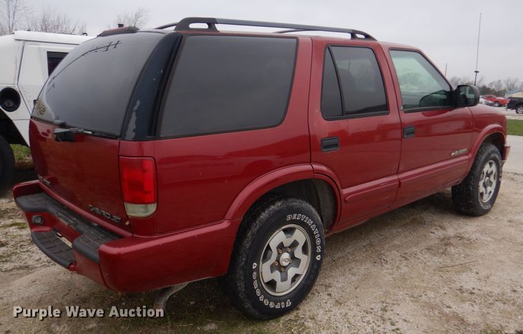 image for item IM9711 2002 Chevrolet Blazer LS  SUV