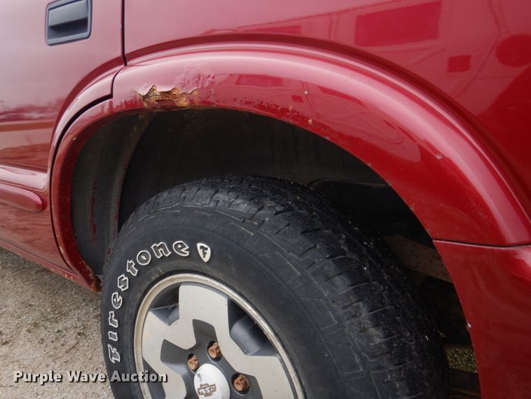 image for item IM9711 2002 Chevrolet Blazer LS  SUV