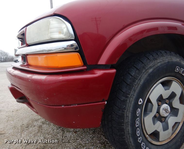 image for item IM9711 2002 Chevrolet Blazer LS  SUV