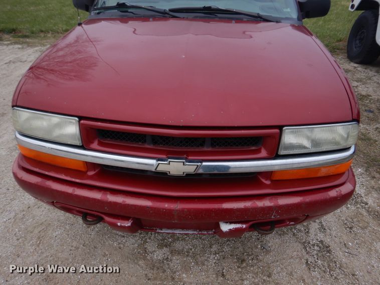 image for item IM9711 2002 Chevrolet Blazer LS  SUV