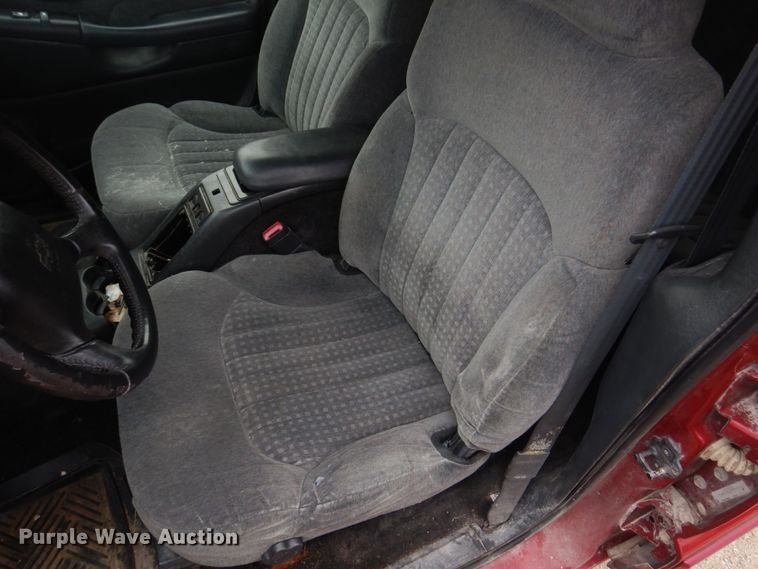 image for item IM9711 2002 Chevrolet Blazer LS  SUV