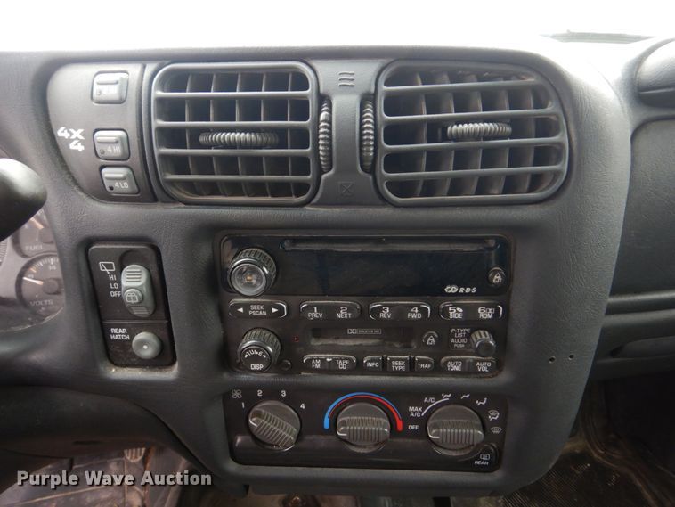 image for item IM9711 2002 Chevrolet Blazer LS  SUV