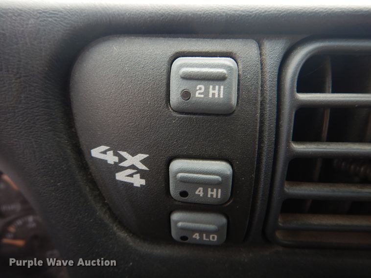 image for item IM9711 2002 Chevrolet Blazer LS  SUV