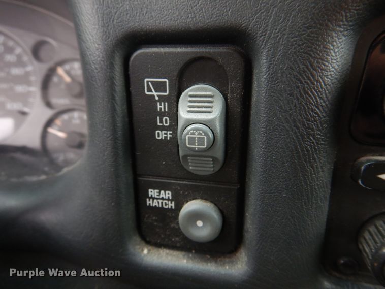 image for item IM9711 2002 Chevrolet Blazer LS  SUV