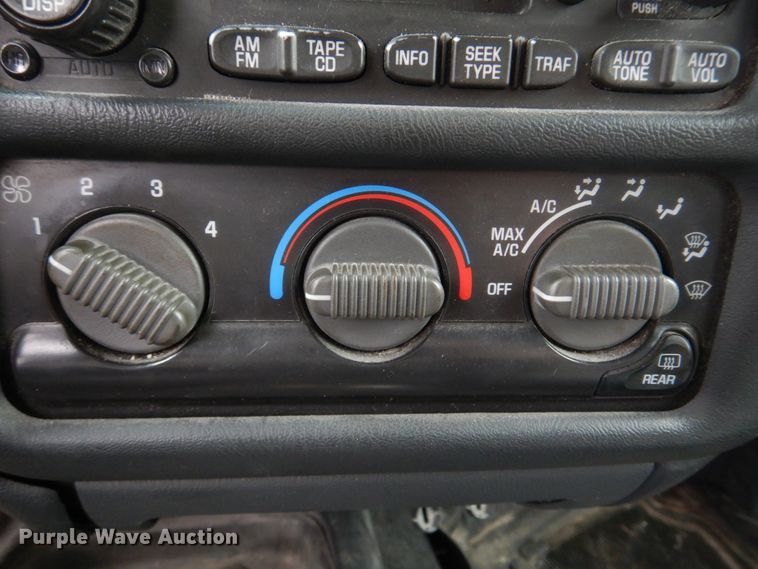 image for item IM9711 2002 Chevrolet Blazer LS  SUV