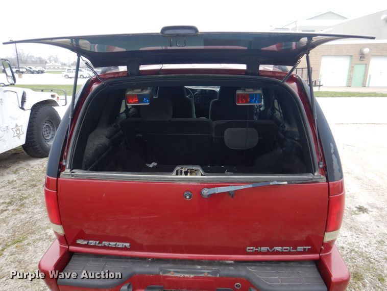 image for item IM9711 2002 Chevrolet Blazer LS  SUV