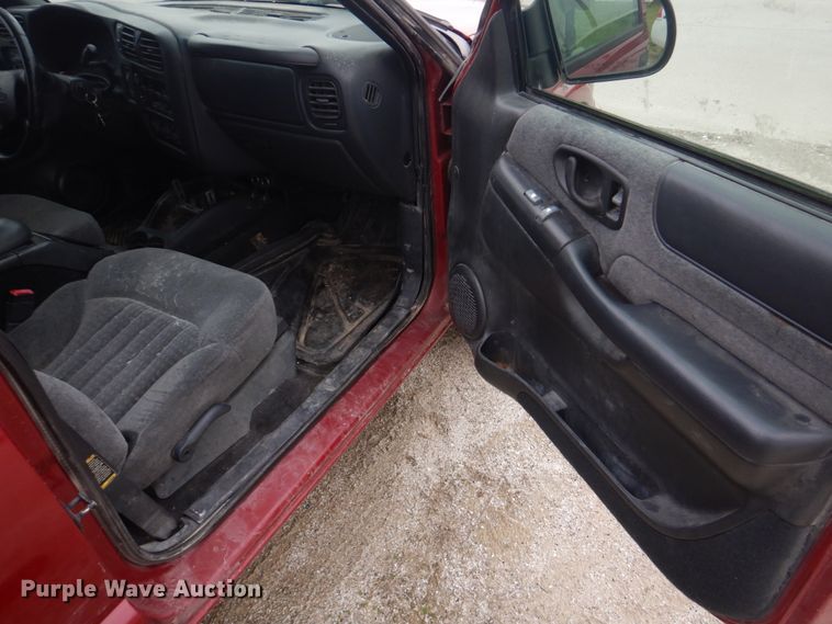 image for item IM9711 2002 Chevrolet Blazer LS  SUV